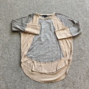 Papillon Long Sleeve Top, Gray with tan suede accents, L, EUC